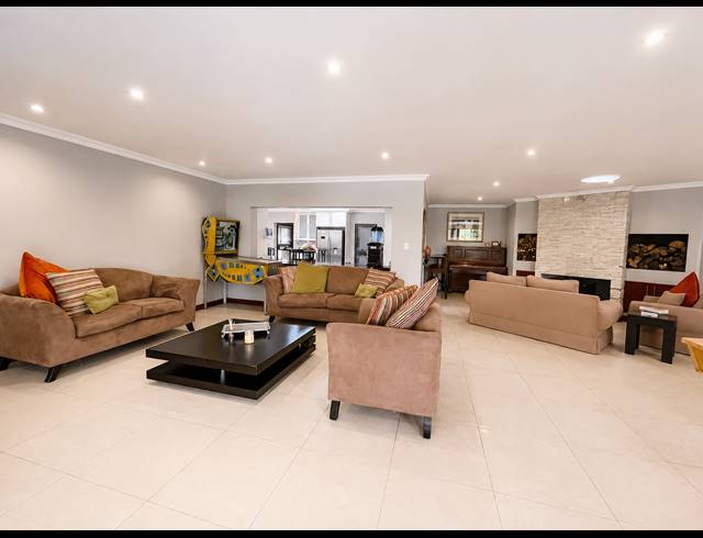 5 BEDROOM HOUSE FOR SALE IN THREE RIVERS EAST